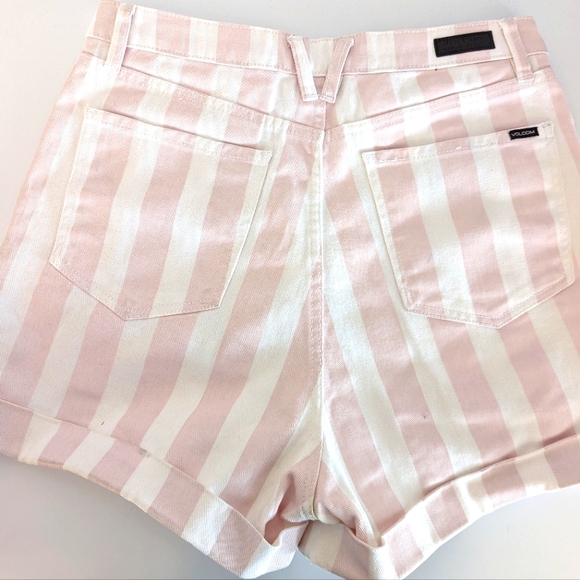 Volcom shorts - Picture 2 of 2